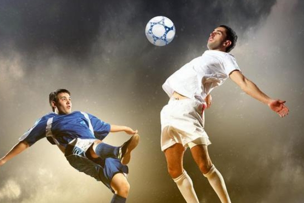 為什么足球球員的薪資都很高？